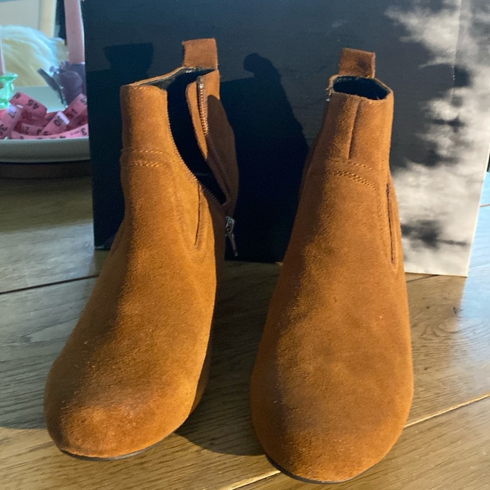 Dolce Vita Size 8 Phillipa Wedge Bootie